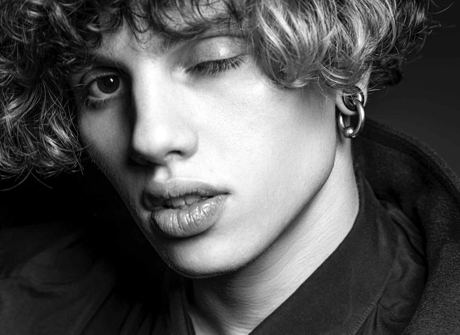 igor-rand-X4_UvzSkWG8-unsplash